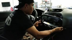How to remove stereo from Kia Soul 2015