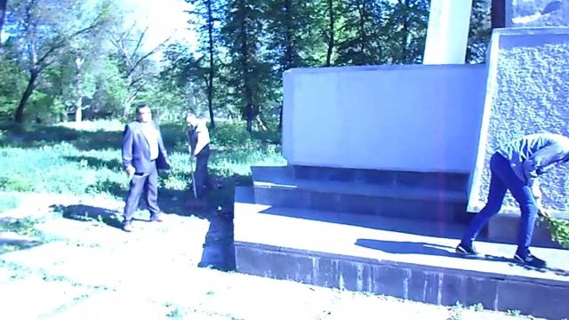 луганск парк им. м. горького восстановление братской могилы май 20017 года смотреть онлайн