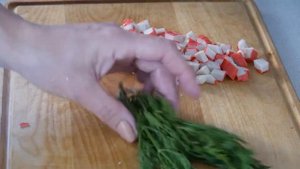 Простой салат из свежей капусты с крабовыми палочками и кукурузой @Ksenia29568
