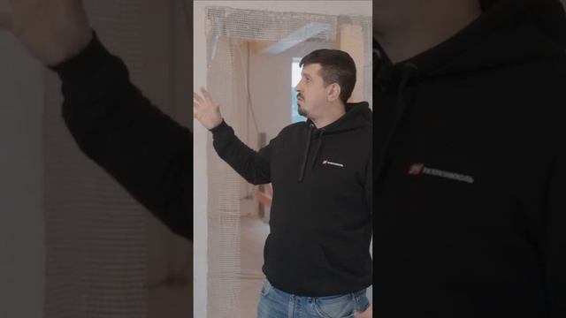 Штукатурка это влажный процесс! Вода замерзла на стропильной системе