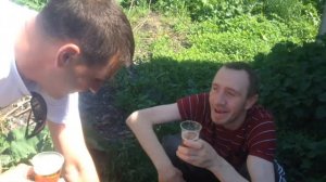 Сева Восточный с Уткин ТВ отдыхает на природе и бухает