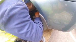 Replacement rear brake pads Mazda PREMACY / Замена задние тормозные колодки Mazda PREMACY