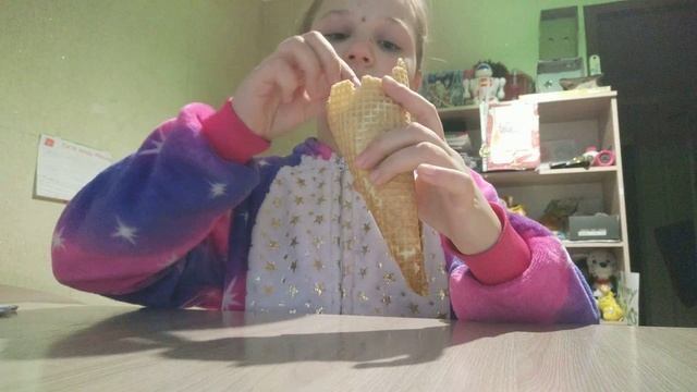 Обзор на мороженое Снежок рожок ванильного вкуса #Ойснег,Снежок #НАСТЯМОСКВА смотреть онлайн