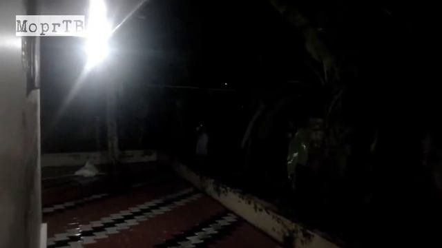 Призрак с горящими глазами заснят на видео. Призрак или Рейк? страшное существо - страшное видео