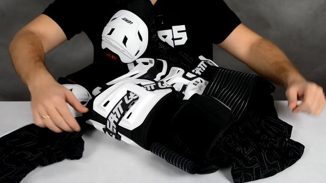 Моточерепаха Leatt Body Protector 5.5. Очень популярная защита тела в мотокроссе и эндуро.