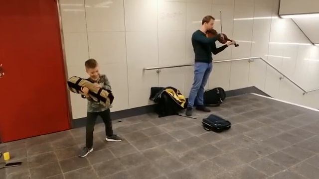 И я скрипач 🎻 смотреть онлайн