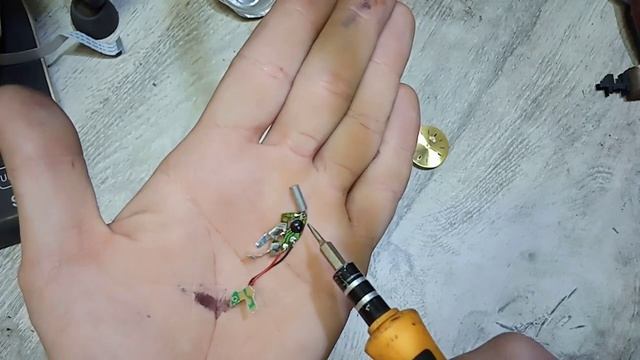 Забираю позолоченные элементы с часов смотреть онлайн