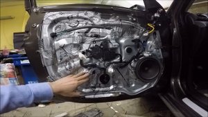 KIA Sorento 2014 шумоизоляция и инсталляция сабвуфера в штатном коробе.