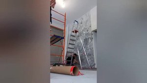 как поклеить фреску одному
