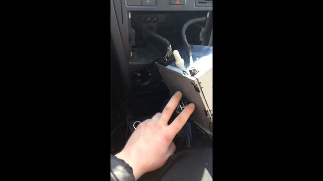 Как правильно установить aux на Ford Fusion (6000cd)