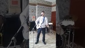 Осенний туман в твоих глазах --парень офигенно спел!!!