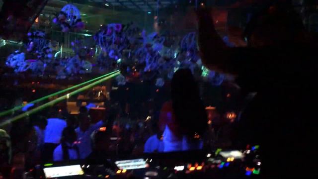 Early hours at Carrusel Club Sofia / Dimitar Petrov смотреть онлайн