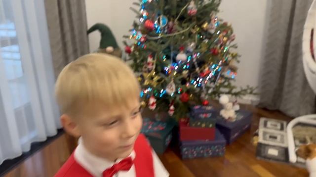 УСТРОИЛИ ДЕТЯМ СЮРПРИЗ НА НОВЫЙ ГОД!!!! ЦЕЛАЯ КУЧА КРОЛИКОВ!! смотреть онлайн