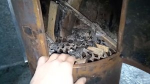 Простая печка буржуйка с интересной доработкой своими руками