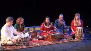 "Джаго Кундалини Ма", исп.Anandita Basu