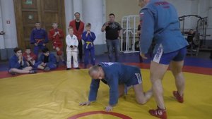 Сергей Лоповок- выход на рычаг локтя после захвата противником ноги на угрозу выхода на ахилл.