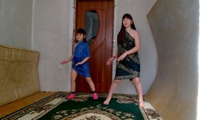 Индийский детский танец!!!! Очень красиво и смешно!!!!!  Полный ржач!!