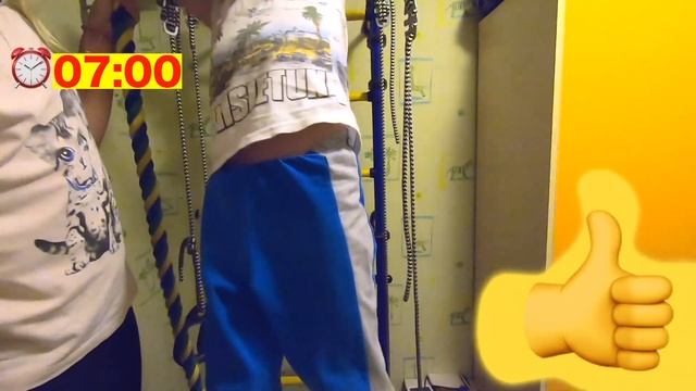 Супер БАТТЛ | Кто дольше провесит на турнике смотреть онлайн