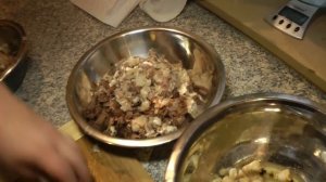 Мясной холодец из свиных ножек.