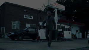 Robbie Williams - No Regrets. Video Oficial.