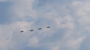 Пролёт российских самолетов Су-30 и Су-34 над Минском