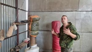 УДАР ШТОПОР ОТ НЕГО ЛОПАЮТСЯ ОРГАНЫ И ЛОМАЮТСЯ РЕБРА