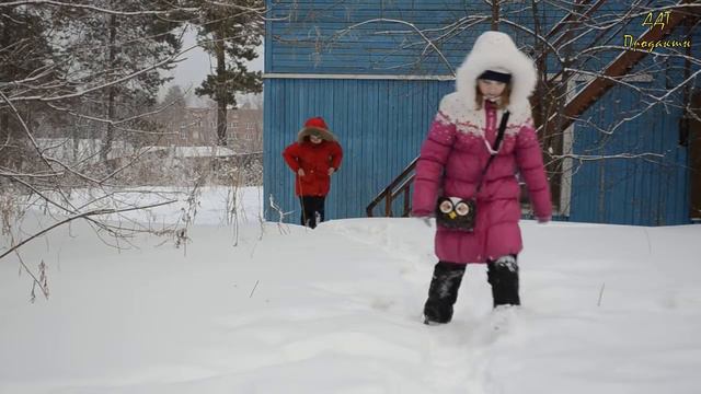 Лучше уж на улице 40 градусов, чем – дома! смотреть онлайн