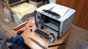 #146 Замена термопленки HP LaserJet P3015 | Разборка печки | Мажет, грязная печать