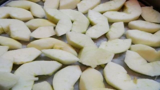 Творожный манник с яблоками