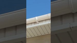 Установка водостока на пластиковый сайдинг!!!