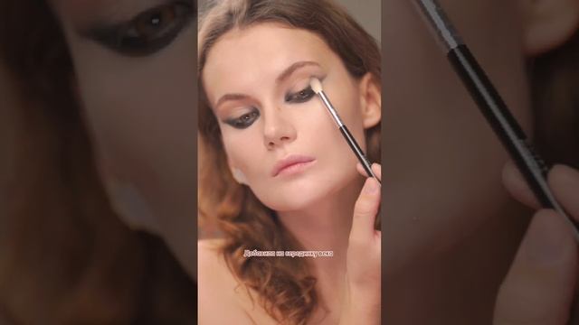 Новогодний макияж для нависшего века и карих глаз #новогодниймакияж #viralmakeup #newyearmakeuplook