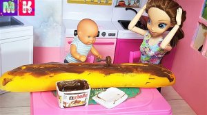 КАТЯ И МАКС ВЕСЕЛАЯ СЕМЕЙКА! МАМА, Я ТОЛЬКО ОДИН КУСОЧЕК Мультики с куклами #Барби #новые серии
