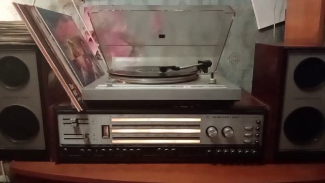 Плачет девушка в автомате (винил)