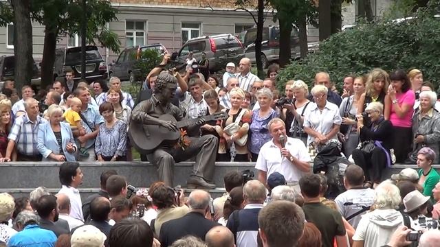 Памятник Владимиру Высоцкому во Владивостоке (четвёртый фрагмент).