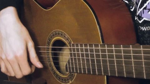 Самая простая мелодия на гитаре и очень красивый перебор