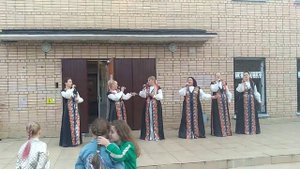 "Калина Красная" у Дворца Молодежи 20.08.2020. Песня "Куда бежишь, тропинка милая".