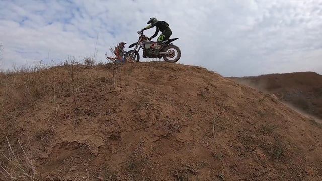 Тренування на  KOVI lite 250kt серед KTM, Husqvarna, GasGas смотреть онлайн