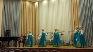 При долине лён.  Ансамбль русской песни "Надежда"