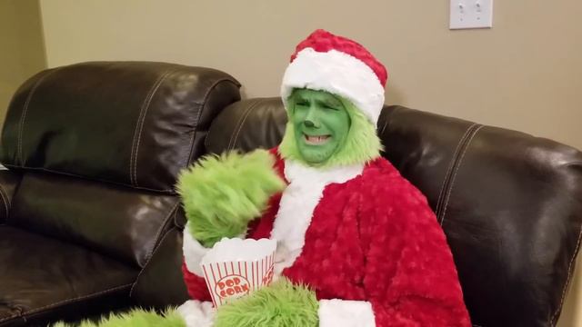 Escape The Babysitter (Again)! The Grinch Babysitter Showdown To Save Christmas! Fun Squad