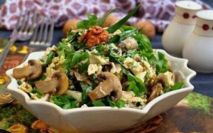 Как приготовить салат с жареными шампиньонами