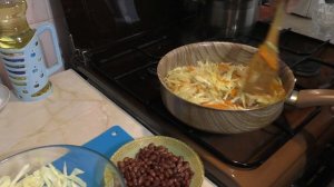 Тушеная капуста с фасолью и мясом, съедают всё!