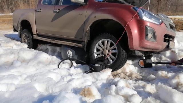 Две щуки, лопата и домкрат. Машина застряла в снегу, потом в грязи. Рыбалка с приключениями смотреть онлайн