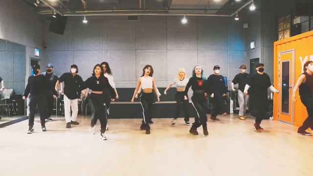 pretty girls dancing agressively to Bundles, Kayla Nicole ft Taylor girlz смотреть онлайн