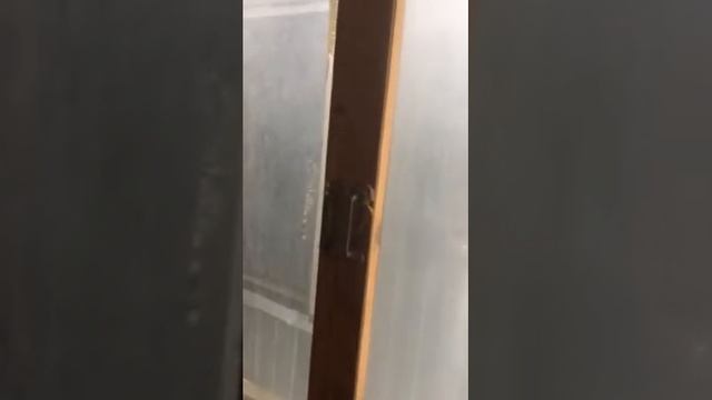 Бытовка под проживание для строителей и дачников с отделкой ДВП, железная бытовка