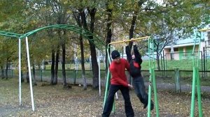 Как научиться подъём переворотом на турнике - подъём с переворотом урок - школа турника Красноярск