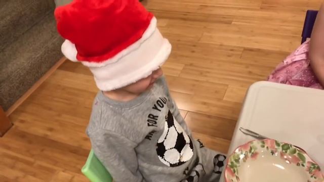 С Наступившим!!! Наш новогодний стол??Потеряла голос в Новогоднюю ночь?но успела поздравить.. смотреть онлайн