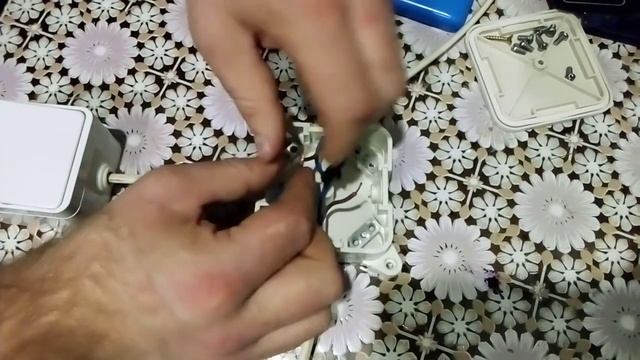 СХЕМА ПОДКЛЮЧЕНИЯ ОДНОКЛАВИШНОГО ВЫКЛЮЧАТЕЛЯ!!! смотреть онлайн