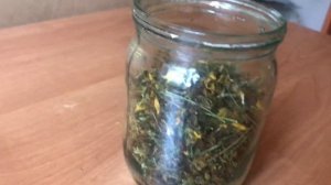 Целебное масло из зверобоя. Простой рецепт.