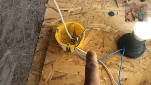 Как подключить проходной выключатель! Схема подключения переключателя!