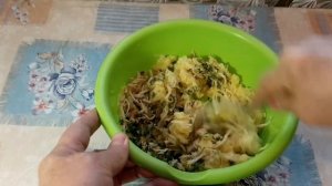 Чебуреки с картофелем и сыром.